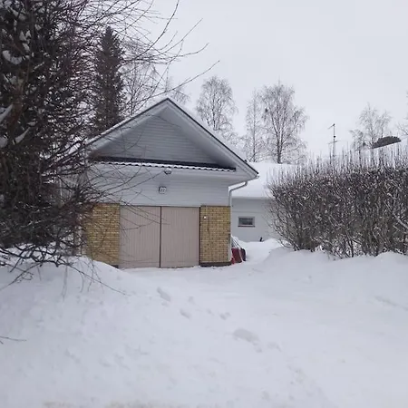 Lentokenttaestudio, Oulu Airport アパート *