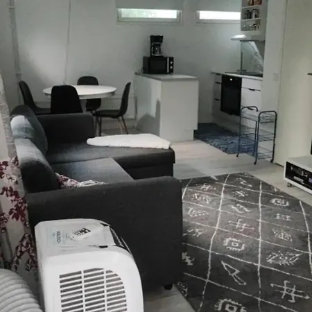 Lentokenttaestudio, Oulu Airport